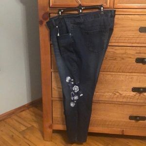 Woman’s Crop Embroidered Jeans